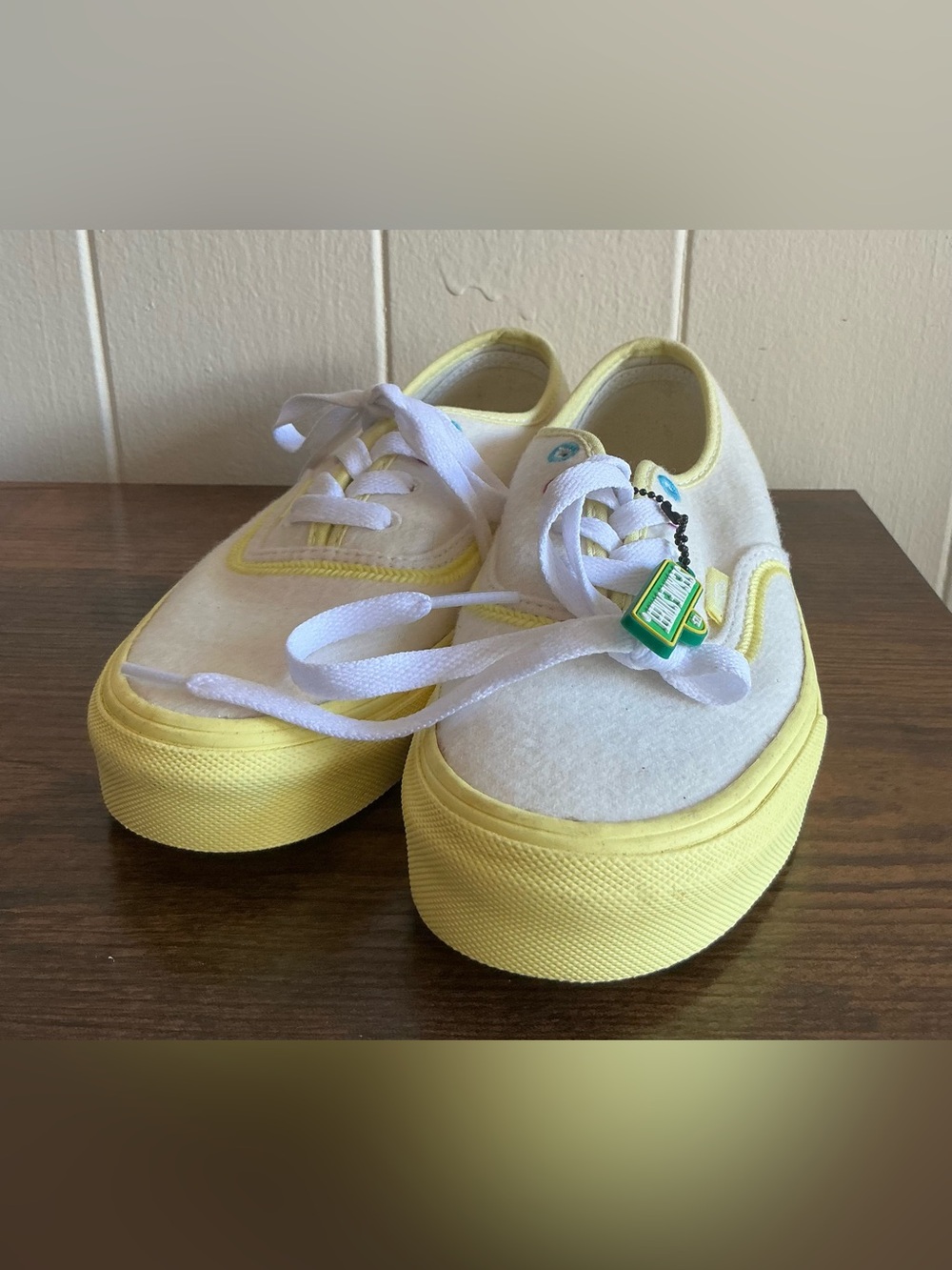 Cute Rare HTF Vans X Sesame Street Big Bird Yellow US6 Women’s Sneakers Shoes
